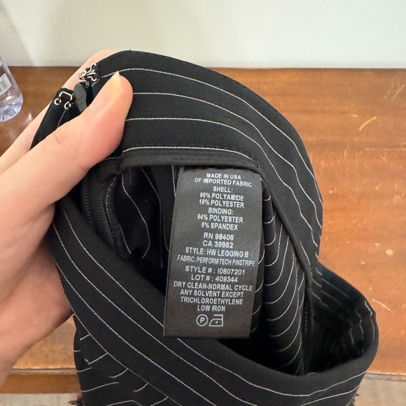 Like new Theory Pinstripe Skinny Pant - Picture 9 of 9